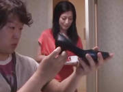 Hot Mature Gives Raw Handjob