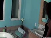 Capri Anderson Masturbates And Teases In Bath
600