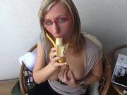Horny Babe Shelby Moon Plays With Her Banana And Tits