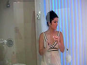 Little Bit Fat Brunette Sunny Leone Posing In The Shower