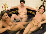 Three Wrinkly Grannies Bang In A Stunning Tub