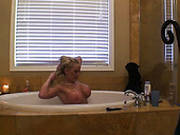 Juggy Blonde Porn Actress Savannah Gold Is Taking A Bath