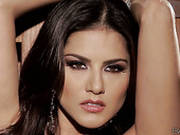 Outrageous Steel Dress Of Sunny Leone Is Spectacular Looking